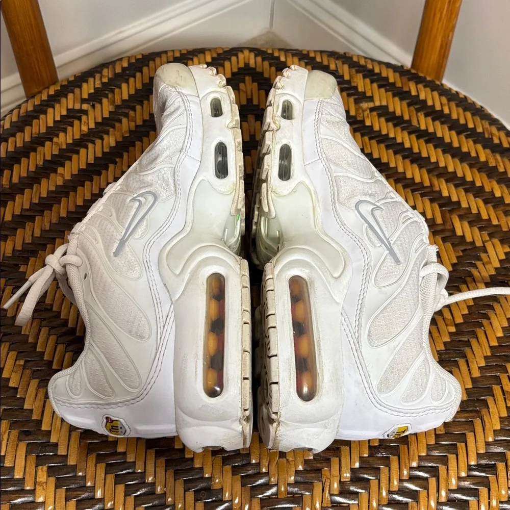 Nike Air Max Plus Triple White Metallic Silver CW7044-100 7Y